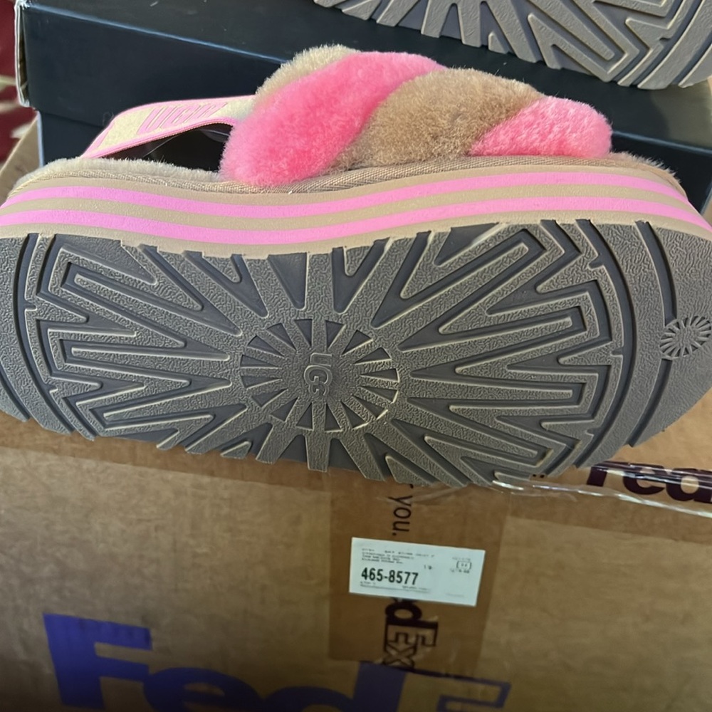 UGG Disco Stripe Slide in Pink and Tan Sz 7 - Picture 9 of 10